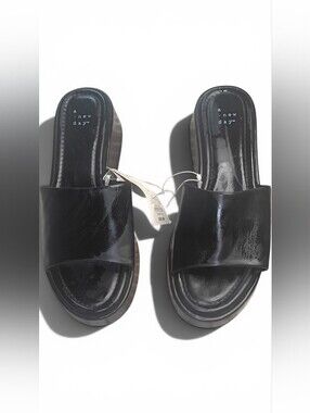 NWT Black platform slide sandals "a new day," ~ a Target-exclusive label